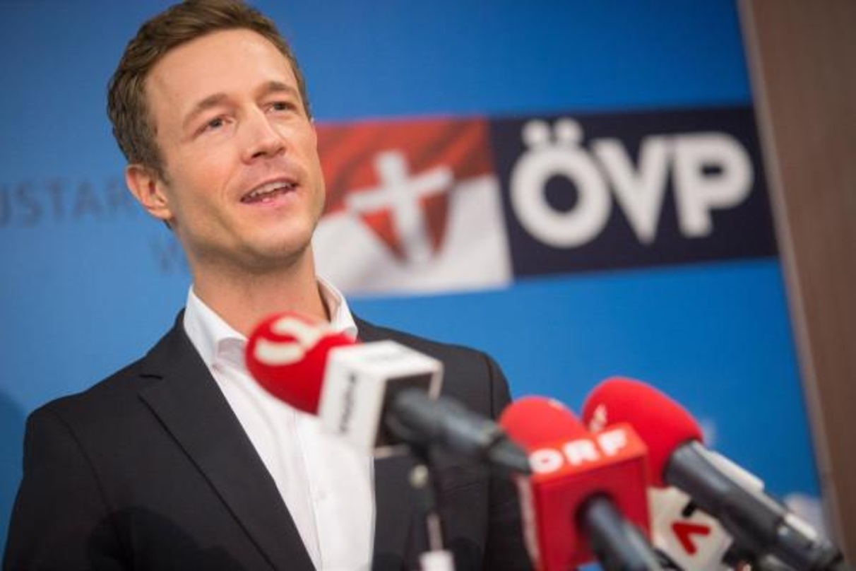 Kulturminister Gernot Blümel unterstützt die österreichische Filmwirtschaft
