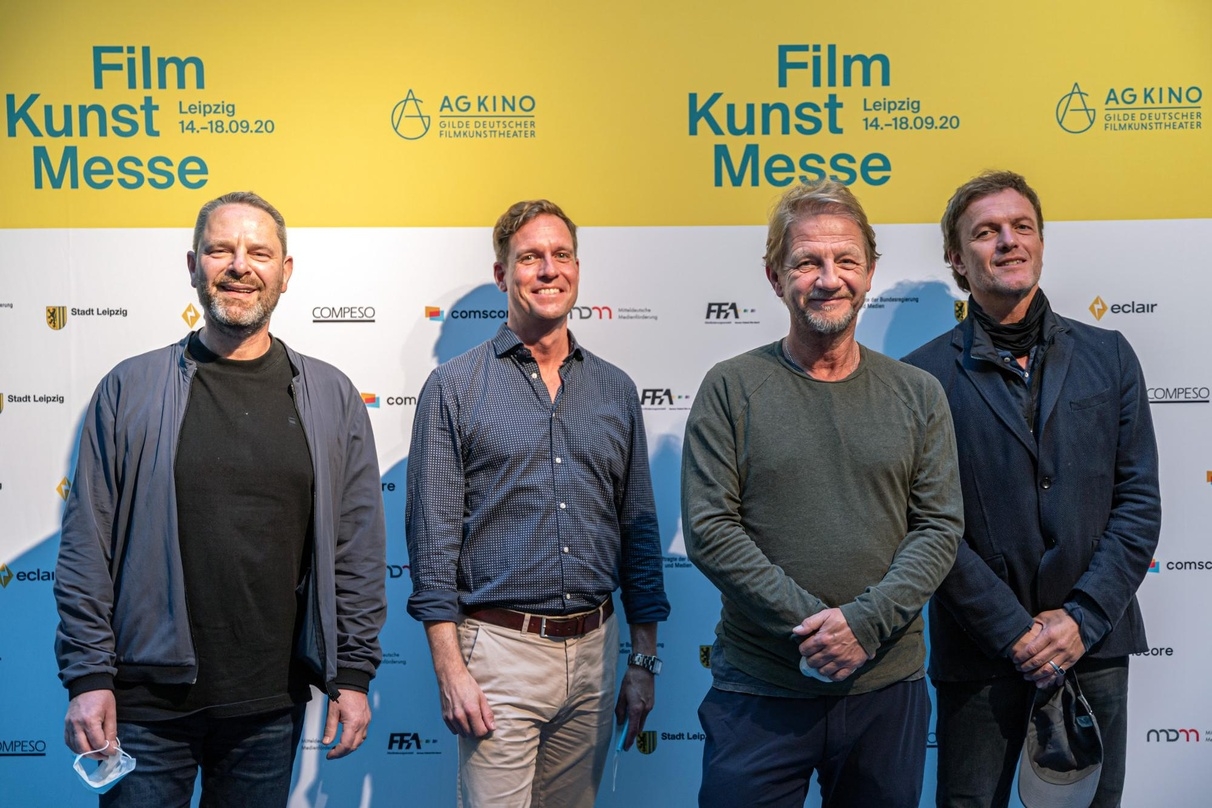 AG-Kino-Geschäftsführer Felix Bruder (2.v.l.) mit dem Team ?Contra?: Produzent Tom Spieß, Regisseur Sönke Wortmann und Produzent Christoph Müller
