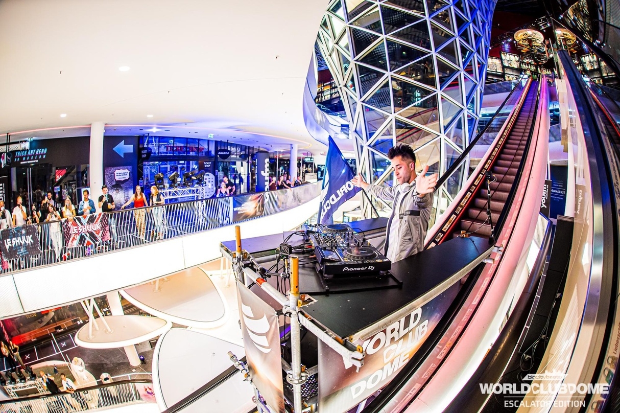 Rollte mit dem DJ-Set durch die Frankfurter Einkaufshalle: Vize