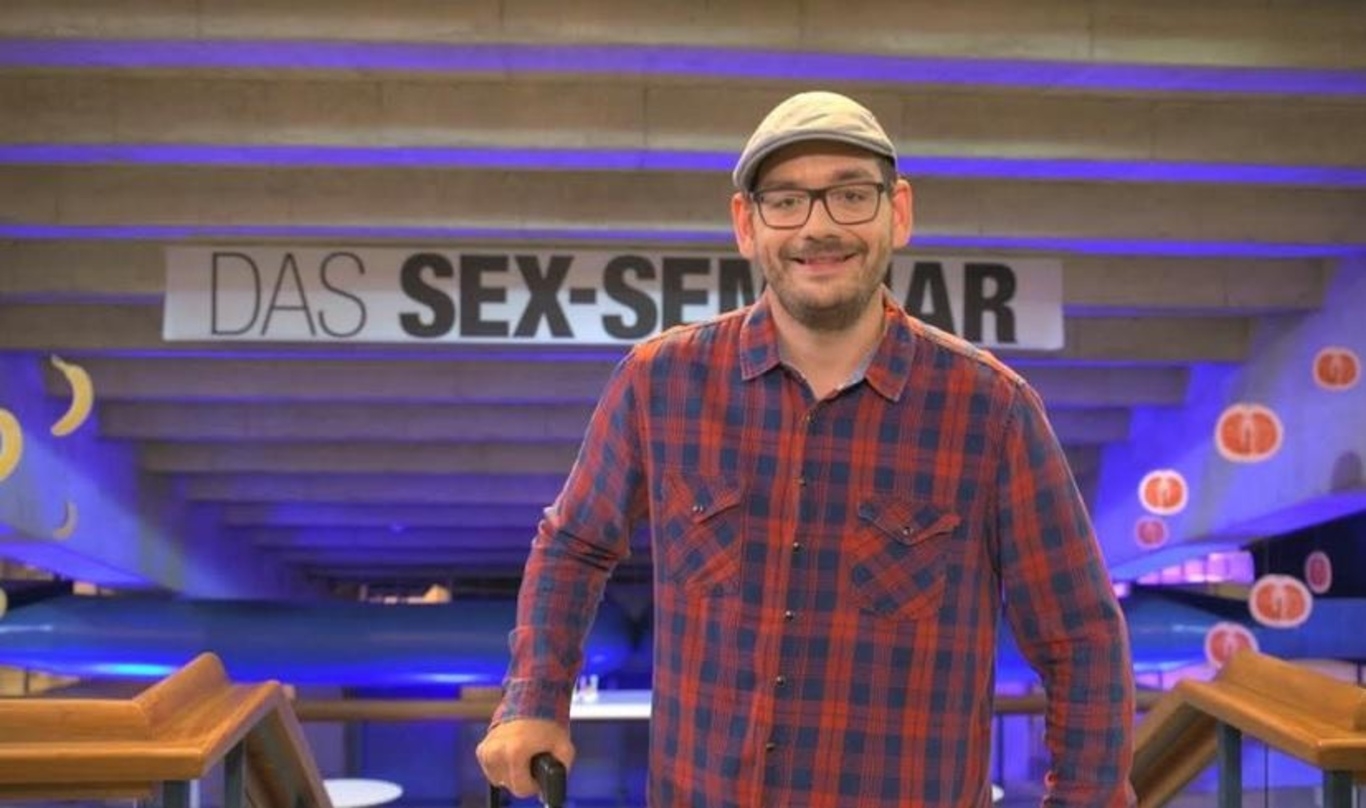 Carsten Müller führt durch "Das Sex-Seminar"
