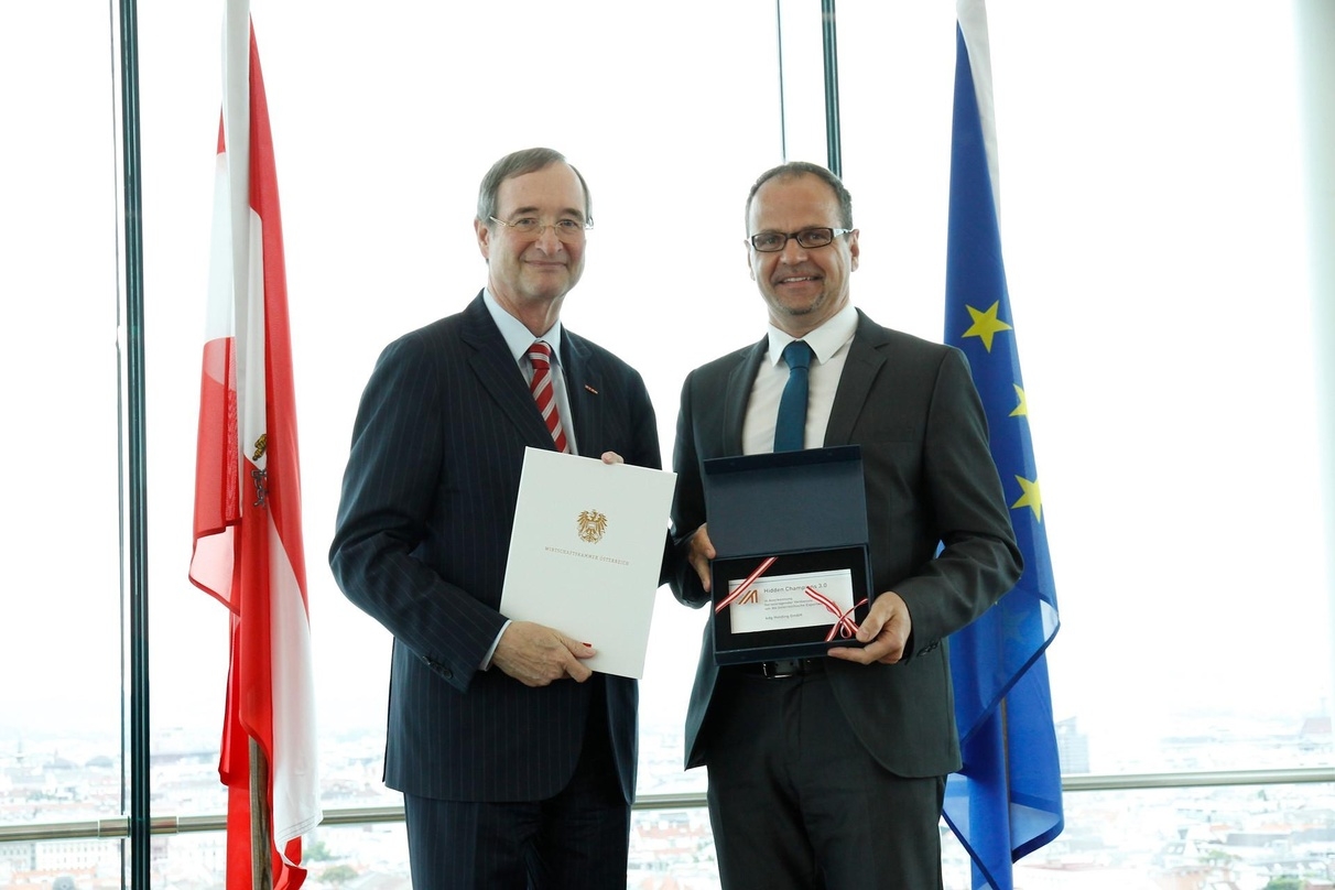 Dr. Christoph Leitl, Präsident der Wirtschaftskammer Österreich (l.), und Michael Hosp, geschäftsführender Gesellschafter von kdg