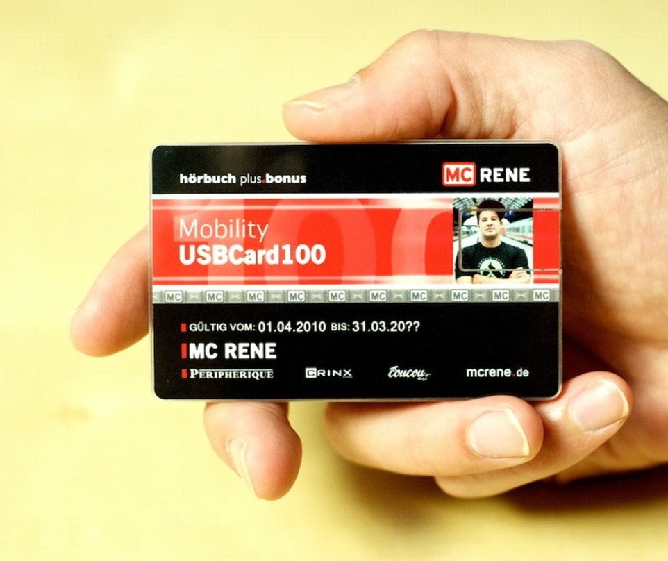 Hörmusikbuch auf der USB-Karte im Bahncard-Design: "Alles auf eine Karte" von MC Rene