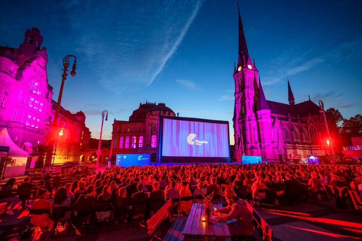 Bis sich zu Veranstaltungen wie den Filmnächten Chemnitz wieder so viele Leute einfinden können, wird noch einige Zeit vergehen, doch Open-Air birgt gerade jetzt Chancen