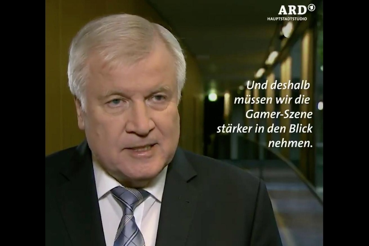 Im Interview mit der ARD spricht Bundesinnenminister Horst Seehofer davon, die Gamer-Szene stärker in den Blick zu nehmen