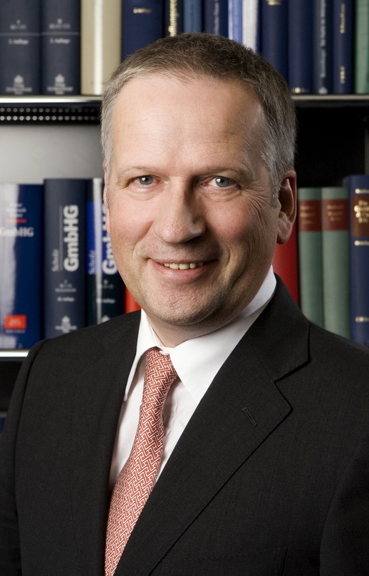 Neu im Aufsichtsrat von expert: Dr. Uwe Ganzer