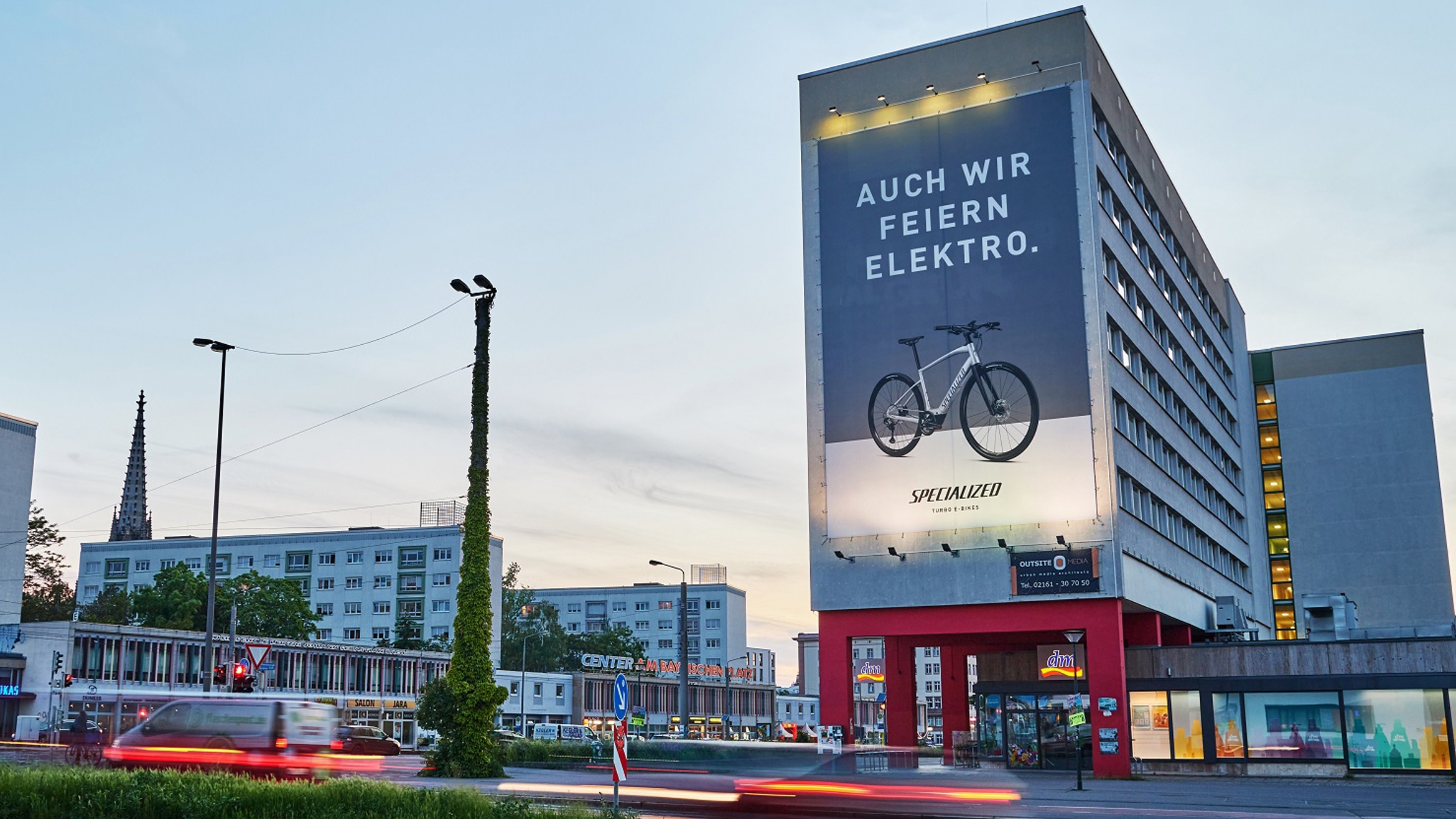 Mit einer groß angelegten OoH-Kampagne will Specialized den deutschen E-Bikes-Markt erobern –