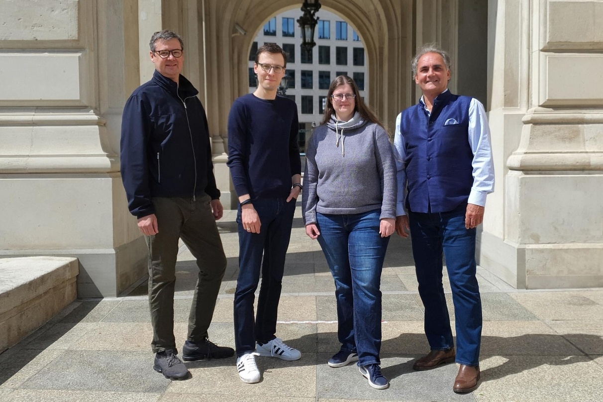 Christian Hoppenstedt, Stefan Marcinek, Claudia Stricker und Prof.Wilhelm Weber (v.r.n.l.) bilden den neuen Vorstand von gamearea-HESSEN e.V.