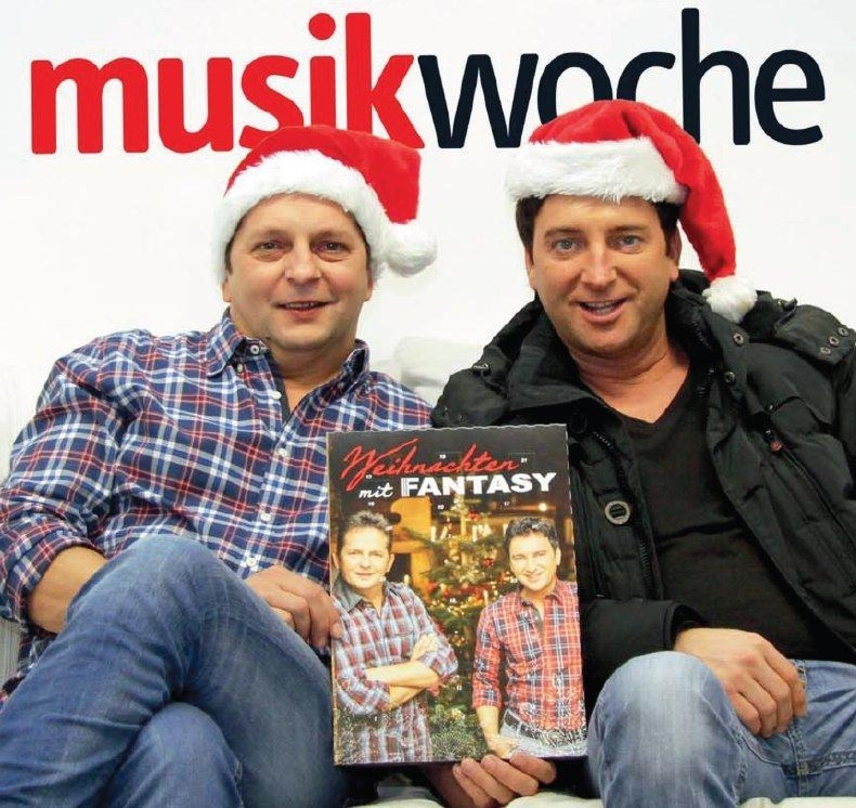 Beim Besuch der MusikWoche-Redaktion: Fantasy-Musiker Martin Marcell (links) und Freddy Märzr neues Album vor, "Weihnachten mit Fantasy"
