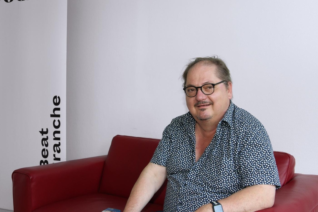 Stellte auf der MuskWoche-Couch sein erstes Album für Sony Music vor: Jürgen Tarrach