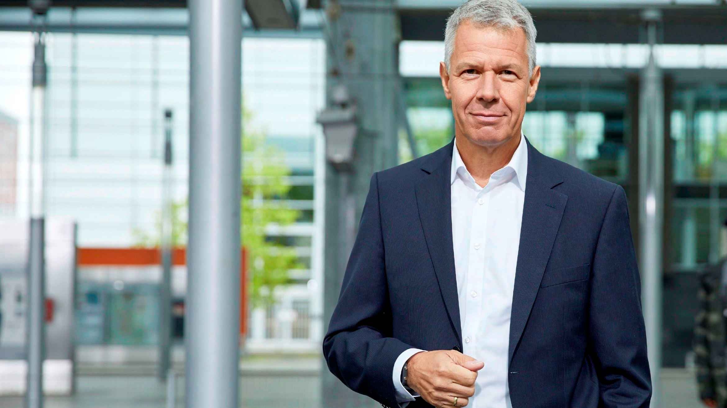 Peter Kloeppel durchleuchtet die Deutsche Bahn

+++ Die Verwendung des sendungsbezogenen Materials ist nur mit dem Hinweis und Verlinkung auf RTL+ gestattet. +++