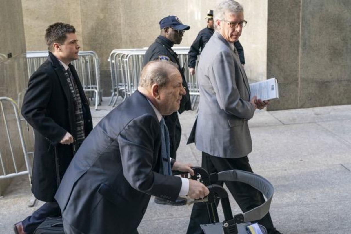 Harvey Weinstein auf dem Weg ins Gericht